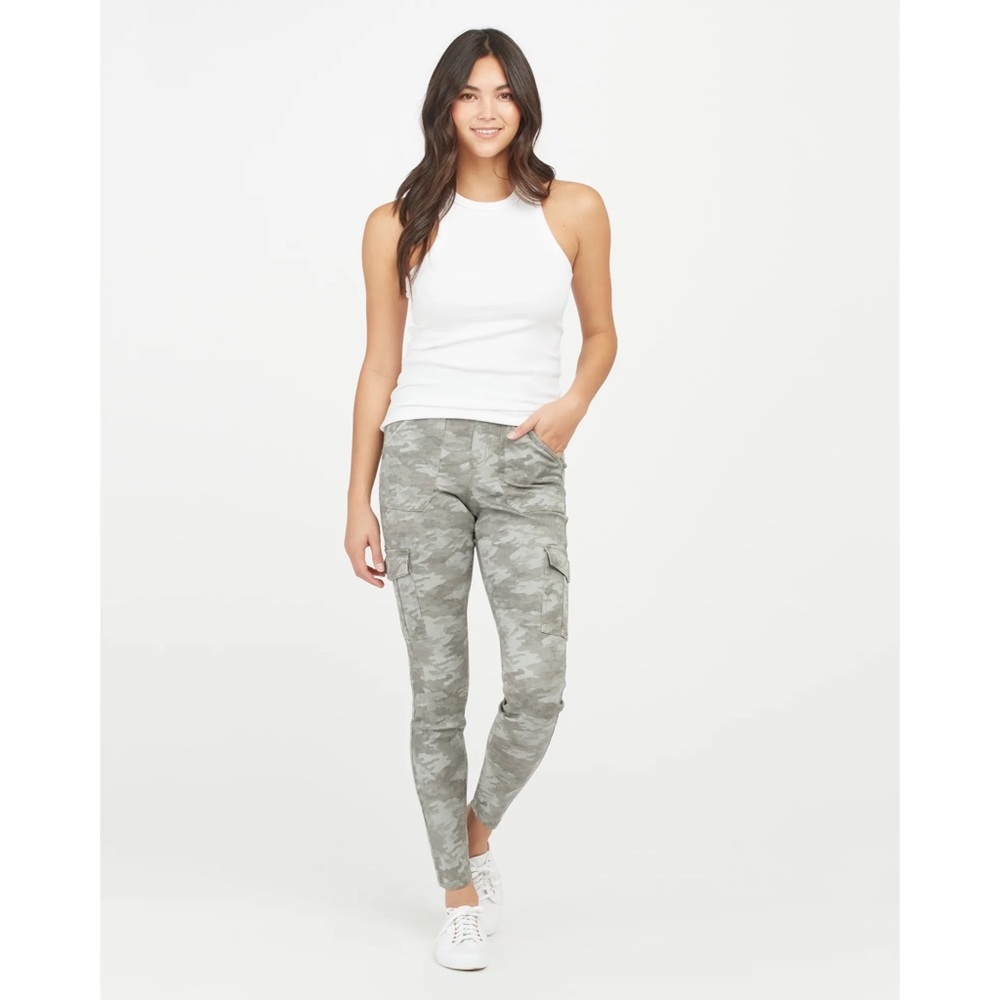 Spanx Twill Ankle Cargo Pant in Camo